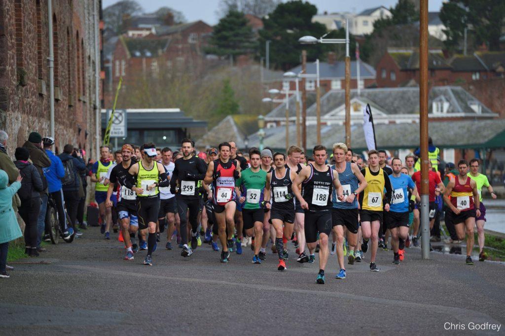 photo of runners at the start line